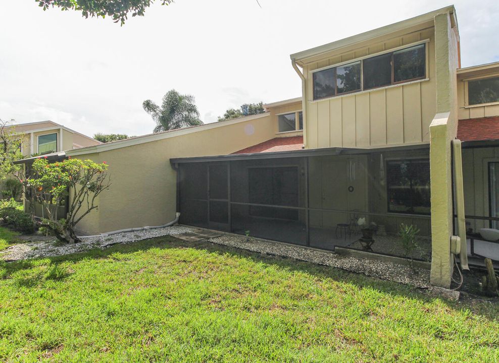 For Sale: $317,900 (3 beds, 2 baths, 1489 Square Feet)