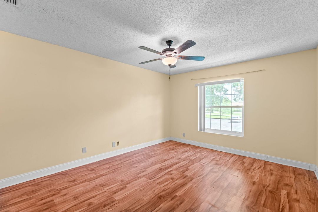 合同活跃: $225,000 (2 贝兹, 2 浴室, 1475 平方英尺)