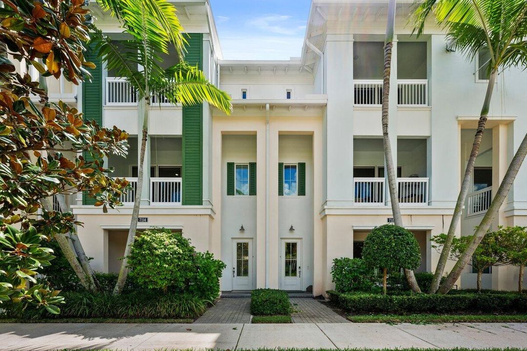 最近租的: $5,900 (4 贝兹, 3 浴室, 2750 平方英尺)