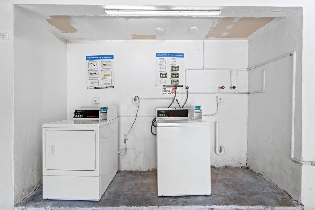 合同活跃: $225,000 (2 贝兹, 2 浴室, 1475 平方英尺)