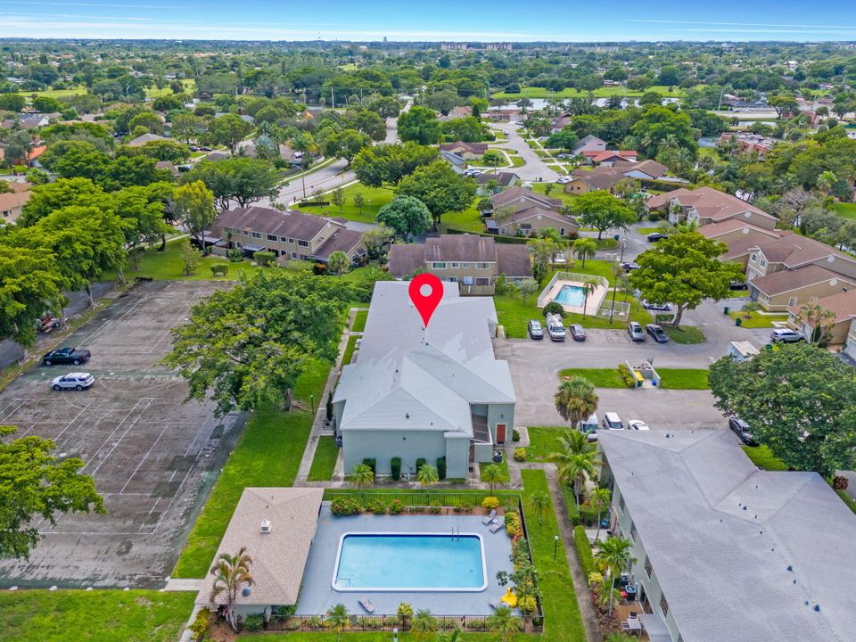 合同活跃: $225,000 (2 贝兹, 2 浴室, 1475 平方英尺)