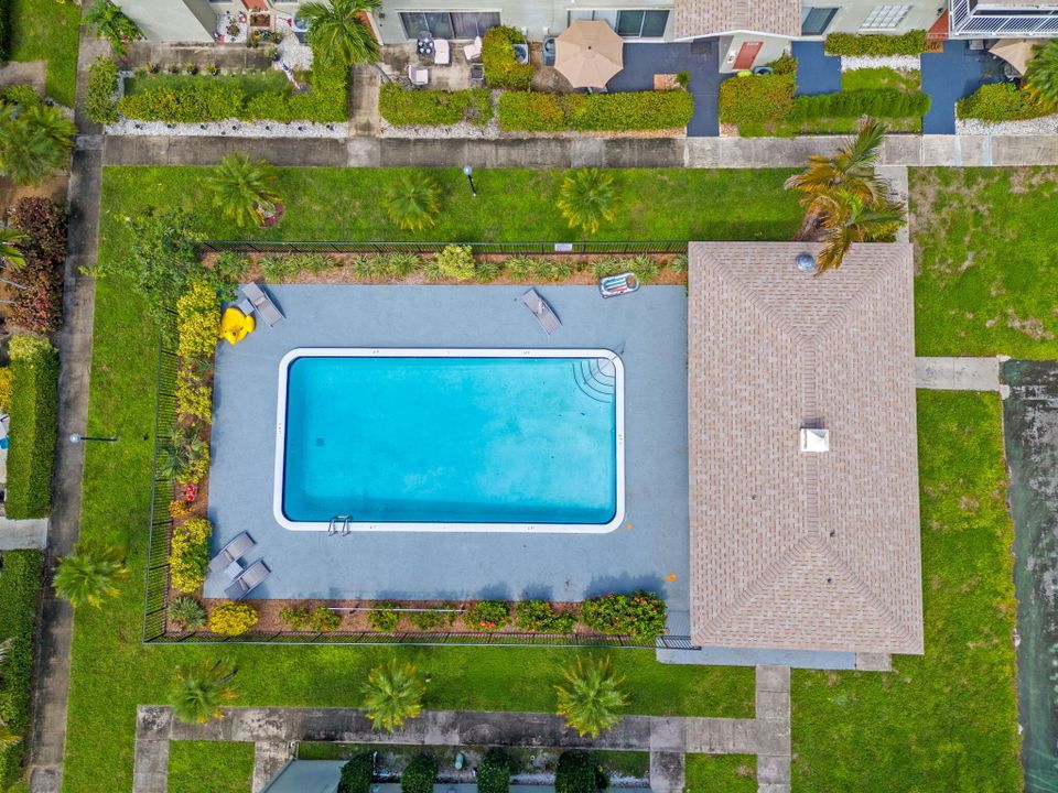 合同活跃: $225,000 (2 贝兹, 2 浴室, 1475 平方英尺)