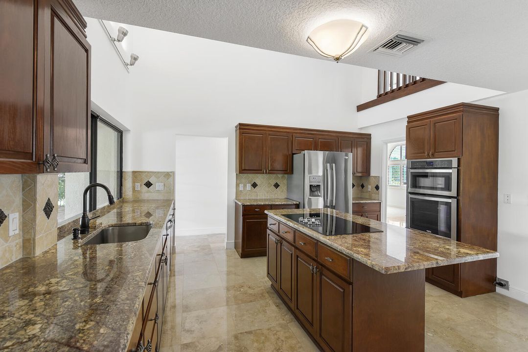 For Sale: $1,425,000 (3 beds, 3 baths, 3523 Square Feet)