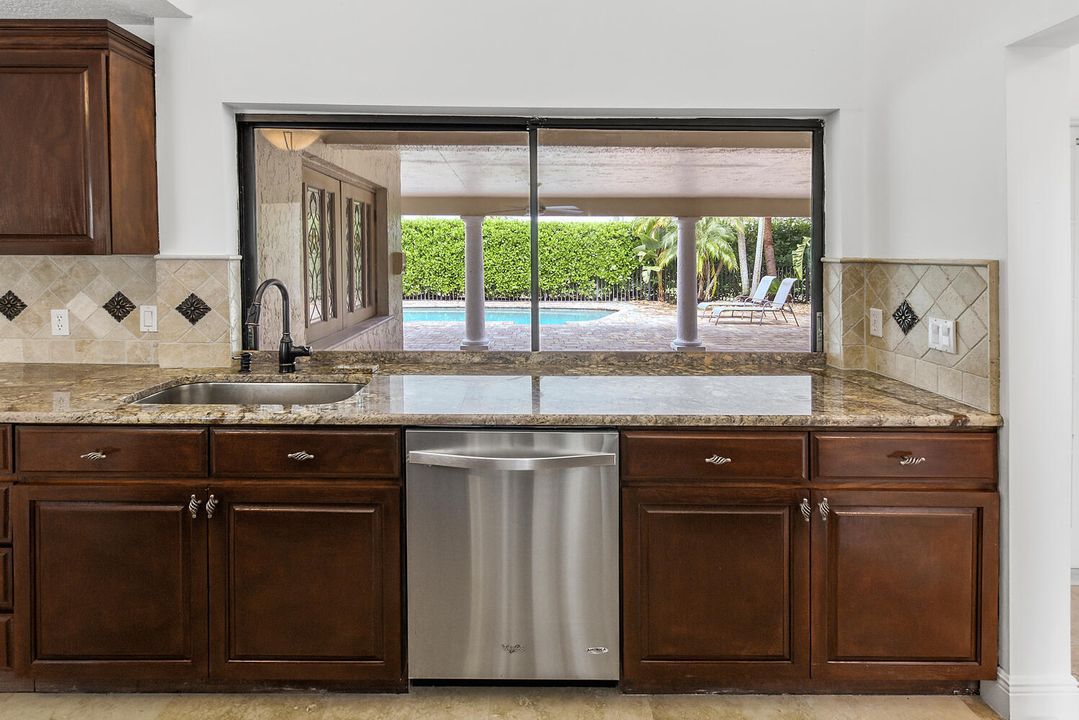 For Sale: $1,425,000 (3 beds, 3 baths, 3523 Square Feet)