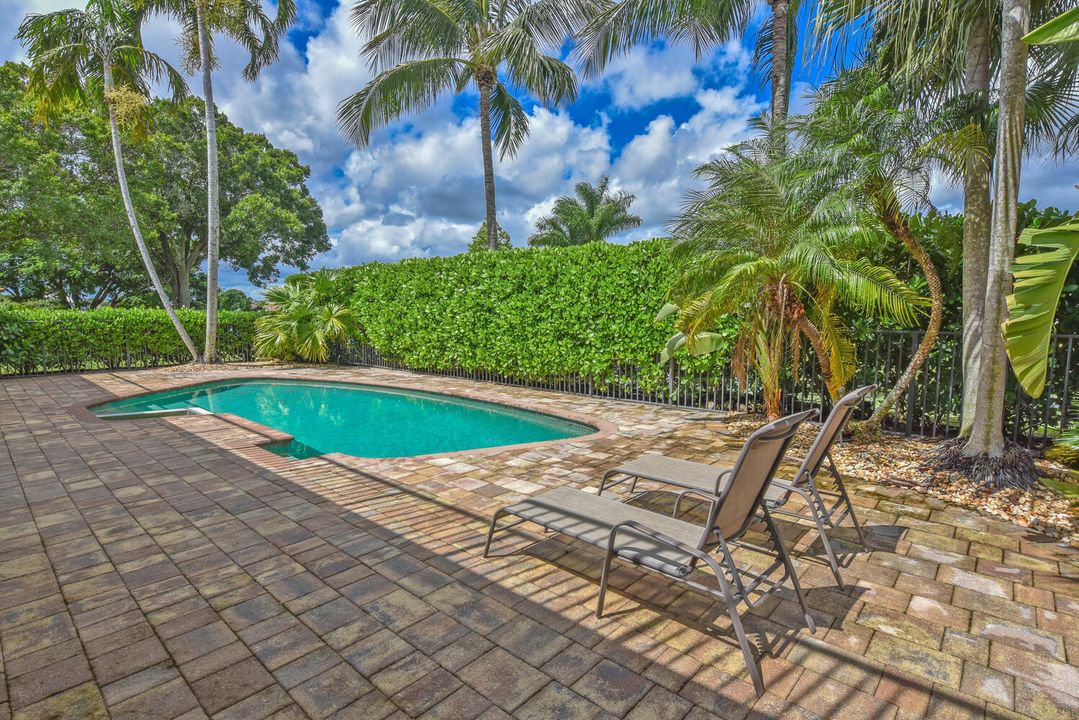 For Sale: $1,425,000 (3 beds, 3 baths, 3523 Square Feet)