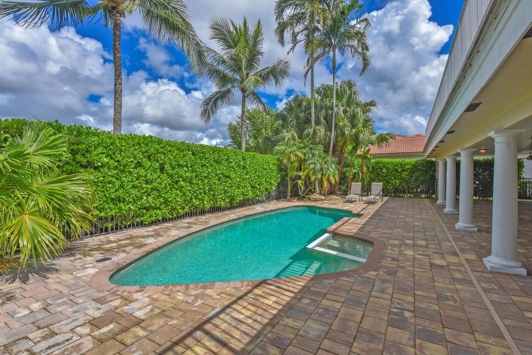 For Sale: $1,425,000 (3 beds, 3 baths, 3523 Square Feet)