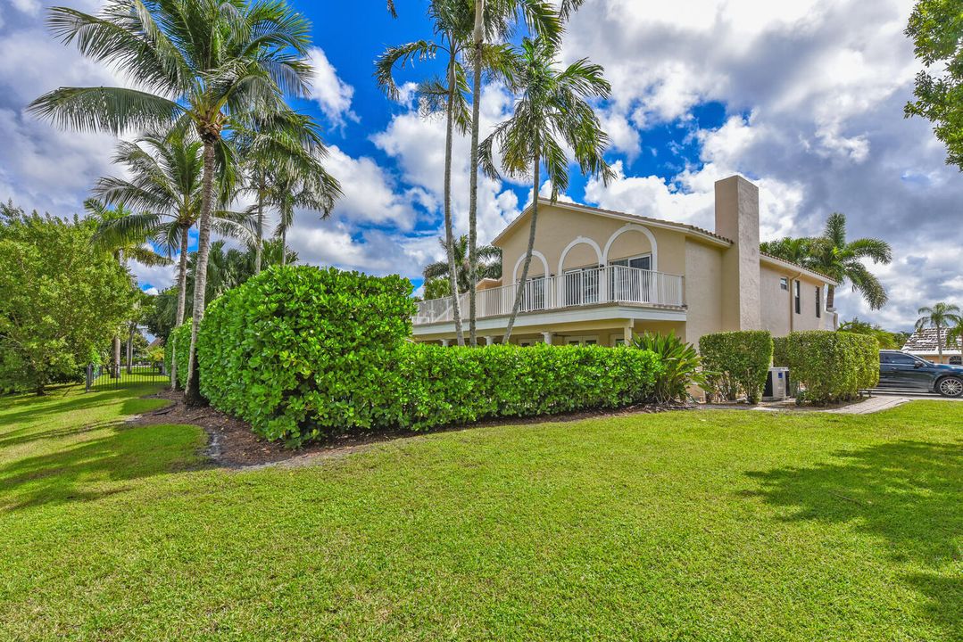 For Sale: $1,425,000 (3 beds, 3 baths, 3523 Square Feet)