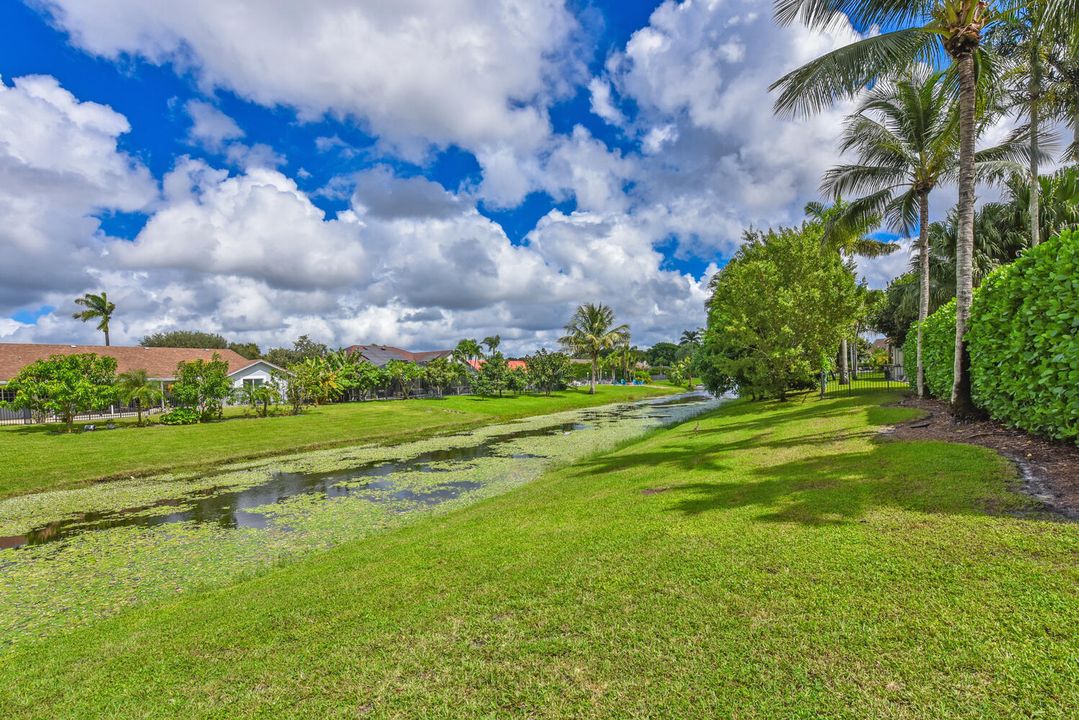For Sale: $1,425,000 (3 beds, 3 baths, 3523 Square Feet)