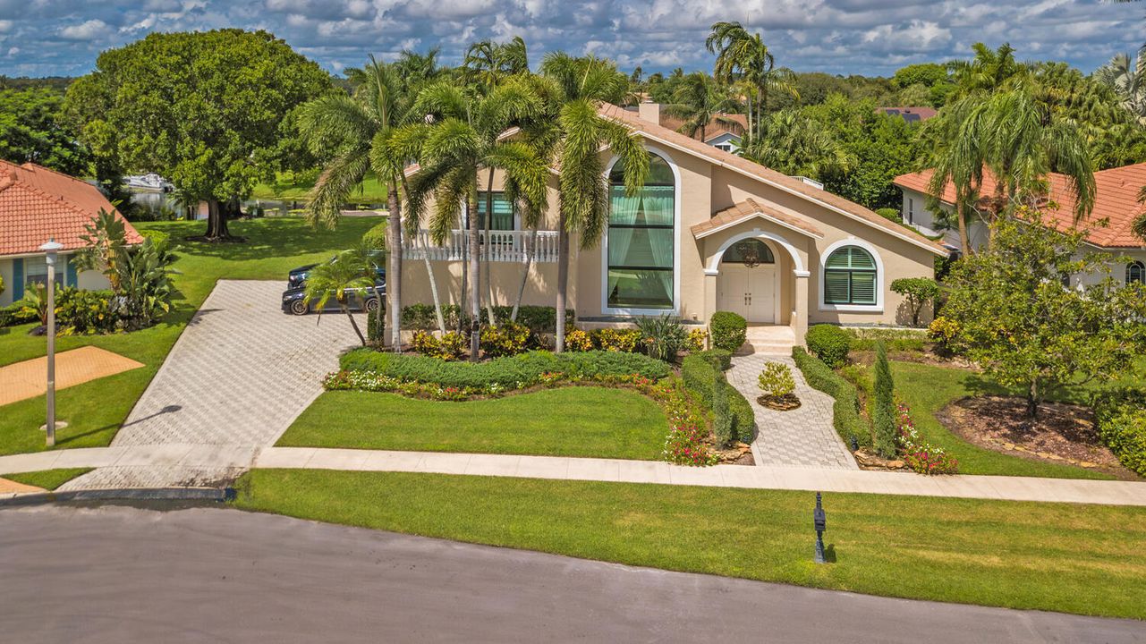 For Sale: $1,425,000 (3 beds, 3 baths, 3523 Square Feet)