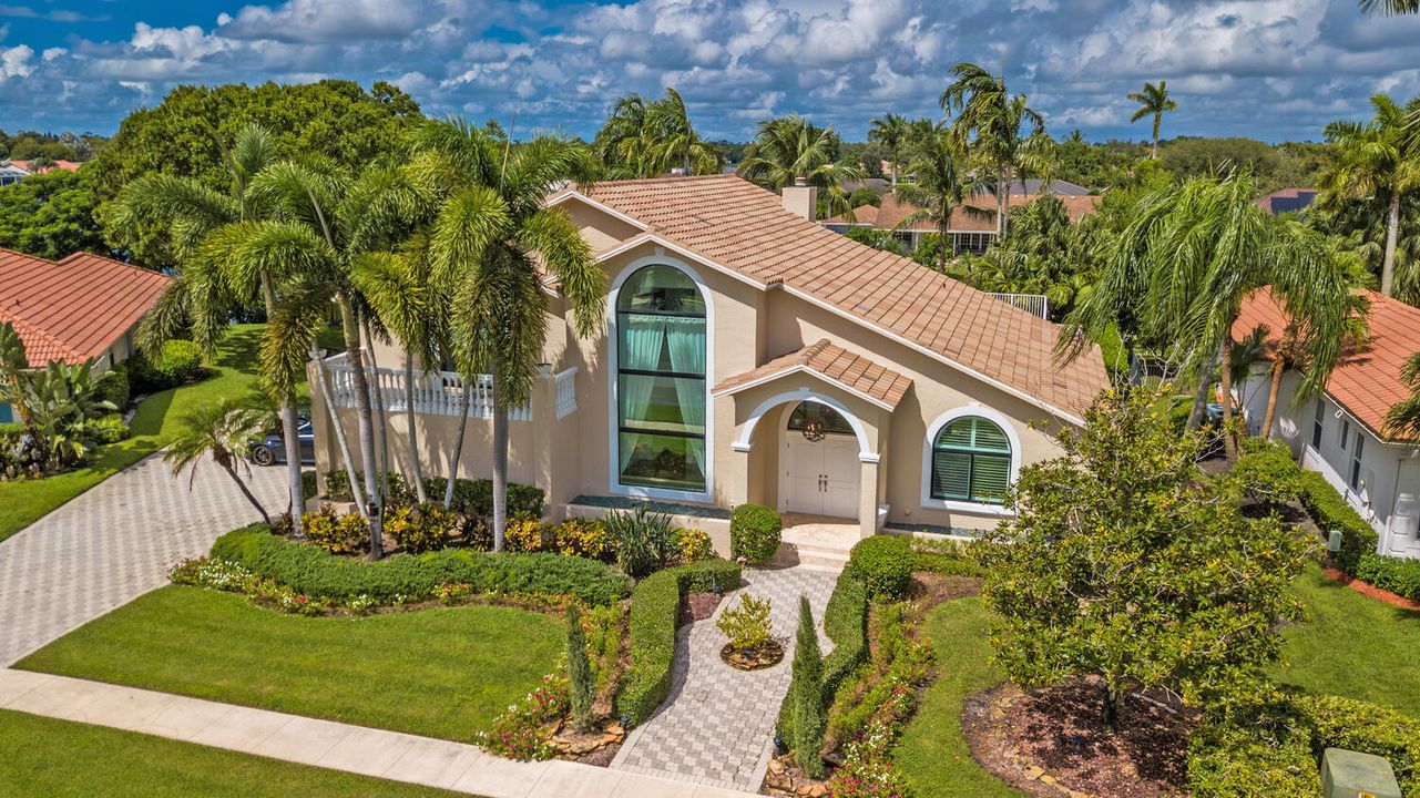 For Sale: $1,425,000 (3 beds, 3 baths, 3523 Square Feet)