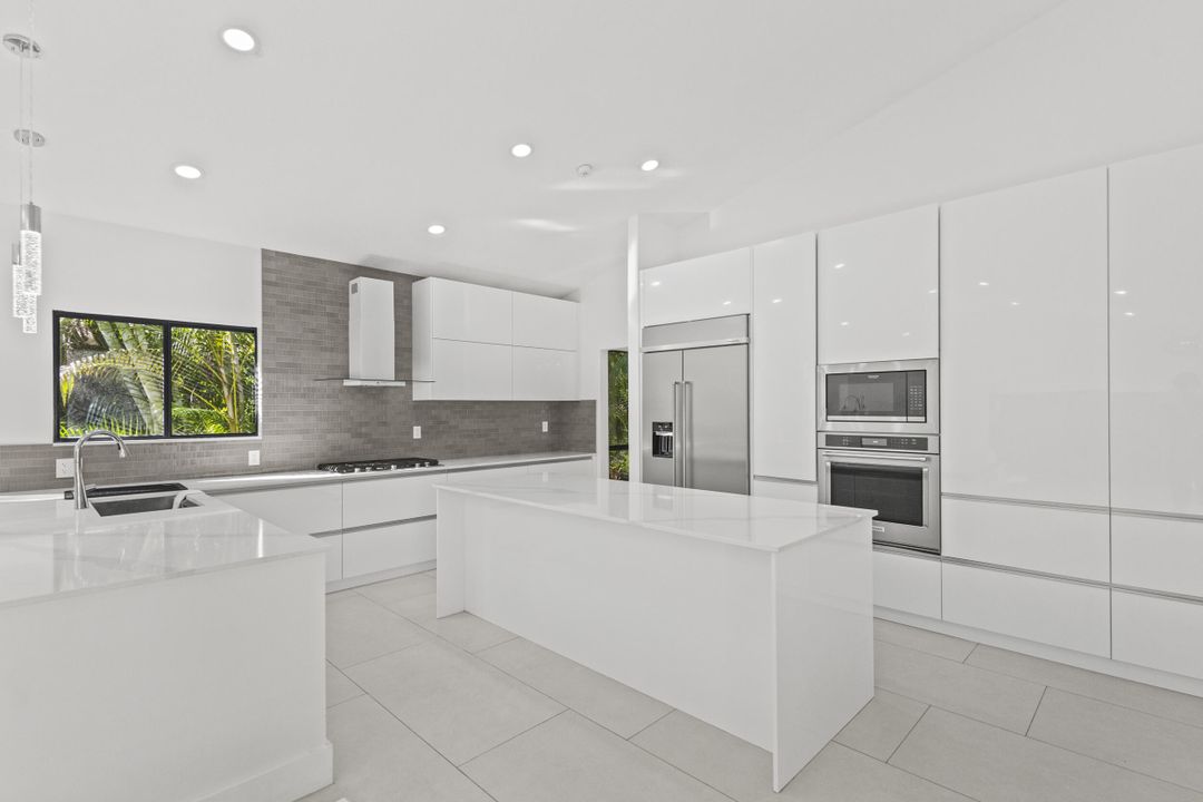 En Renta: $9,500 (4 camas, 3 baños, 3186 Pies cuadrados)