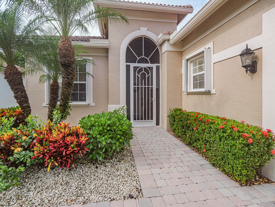 For Sale: $615,000 (3 beds, 2 baths, 2010 Square Feet)