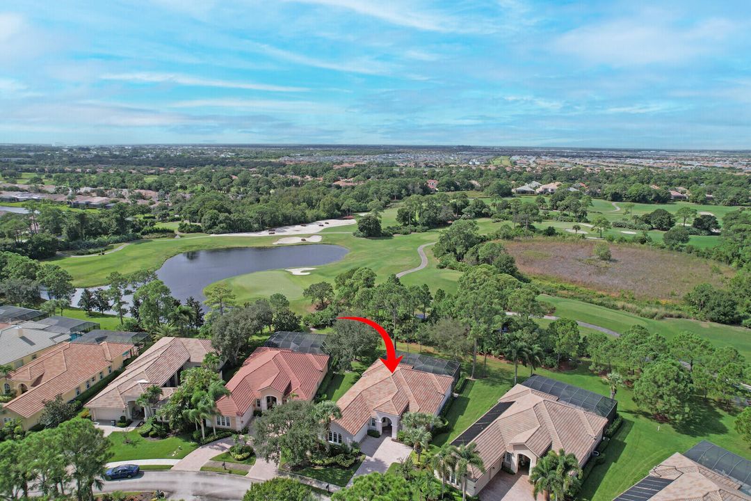 Под контрактом: $699,000 (3 спален, 3 ванн, 2664 Квадратных фут)