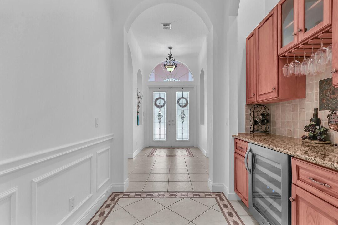 Под контрактом: $699,000 (3 спален, 3 ванн, 2664 Квадратных фут)