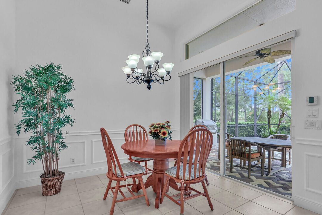 Под контрактом: $699,000 (3 спален, 3 ванн, 2664 Квадратных фут)