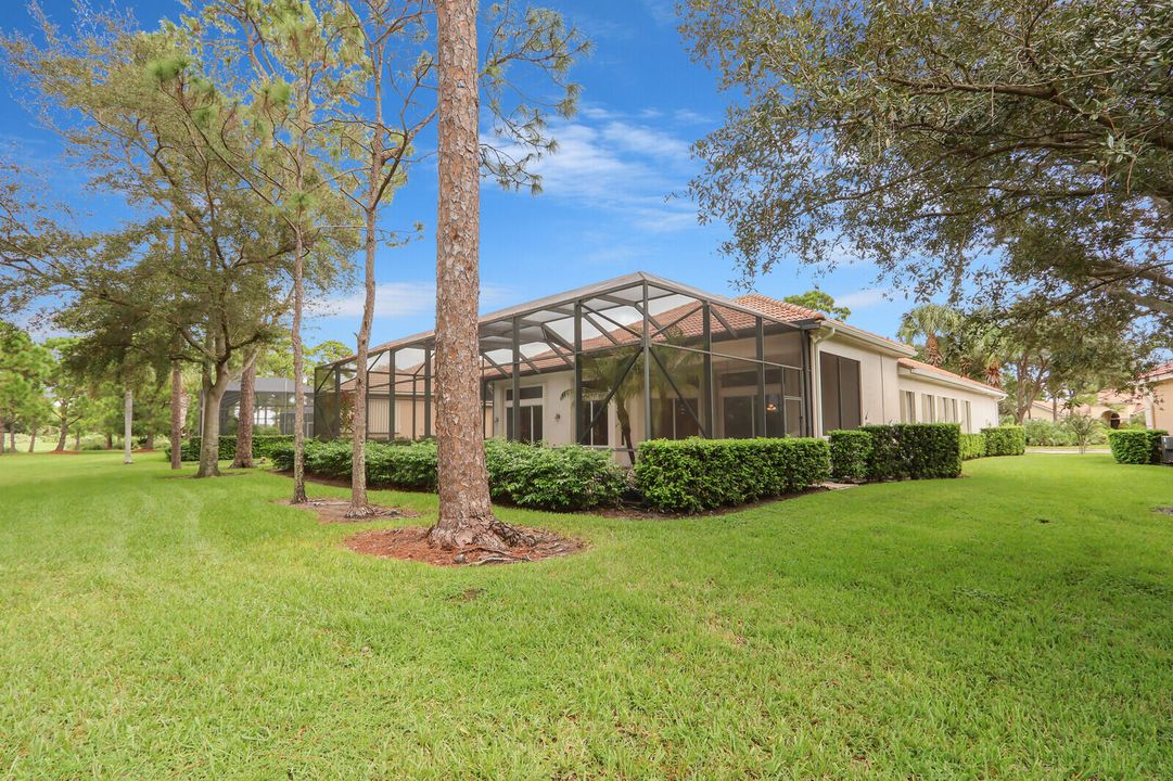 Под контрактом: $699,000 (3 спален, 3 ванн, 2664 Квадратных фут)