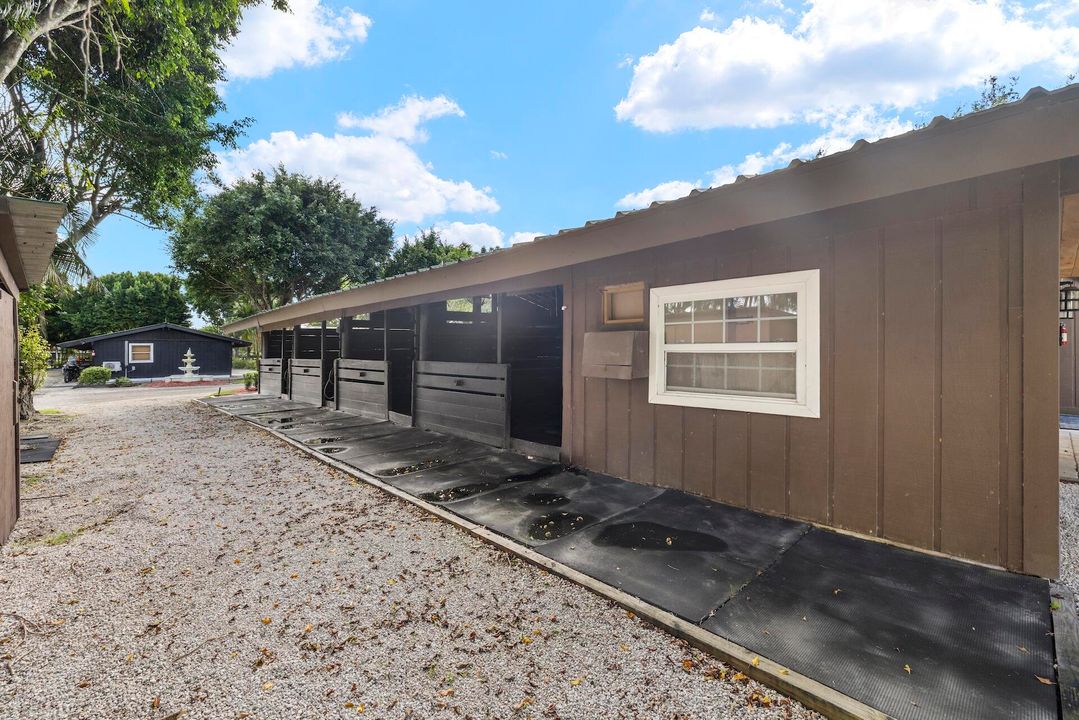 For Rent: $55,000 (4 beds, 2 baths, 2292 Square Feet)