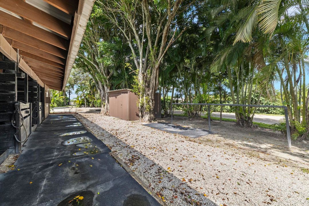 For Rent: $55,000 (4 beds, 2 baths, 2292 Square Feet)