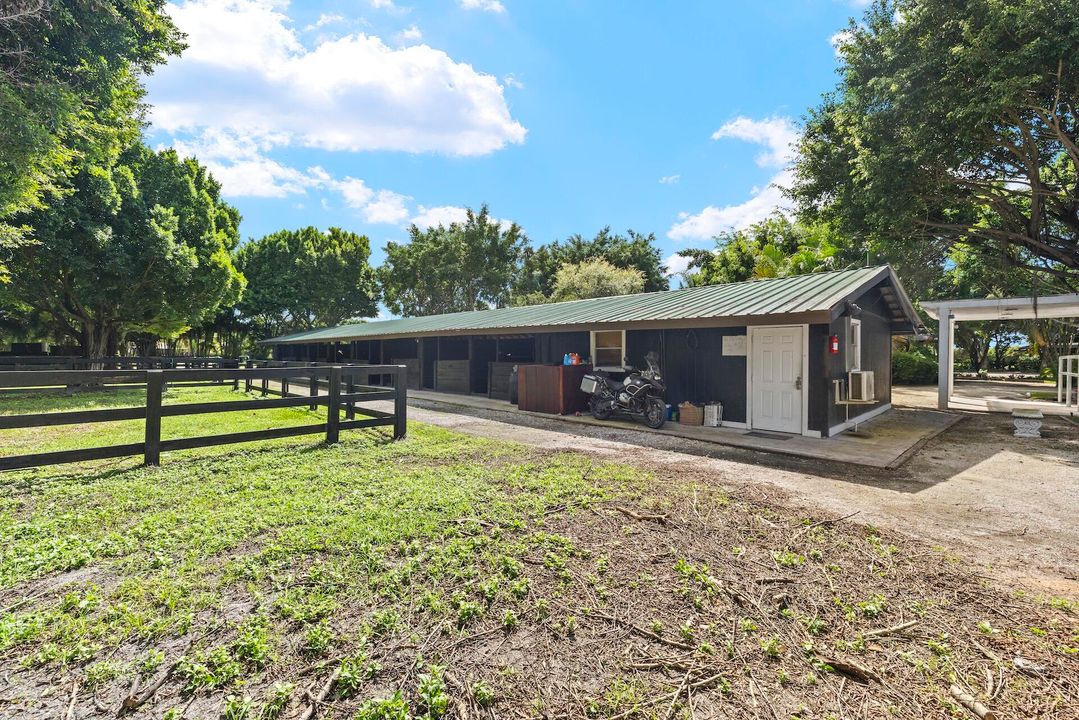 For Rent: $55,000 (4 beds, 2 baths, 2292 Square Feet)