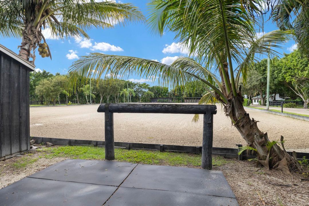 For Rent: $55,000 (4 beds, 2 baths, 2292 Square Feet)