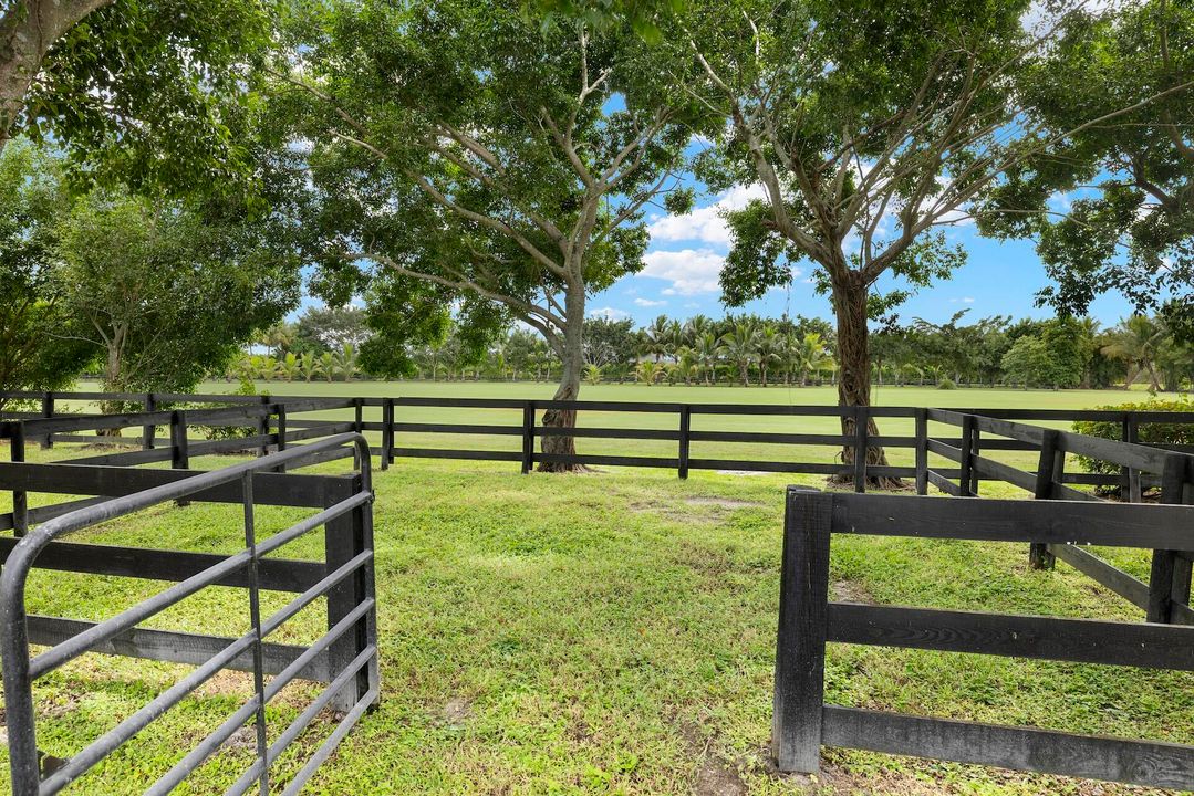 For Rent: $55,000 (4 beds, 2 baths, 2292 Square Feet)