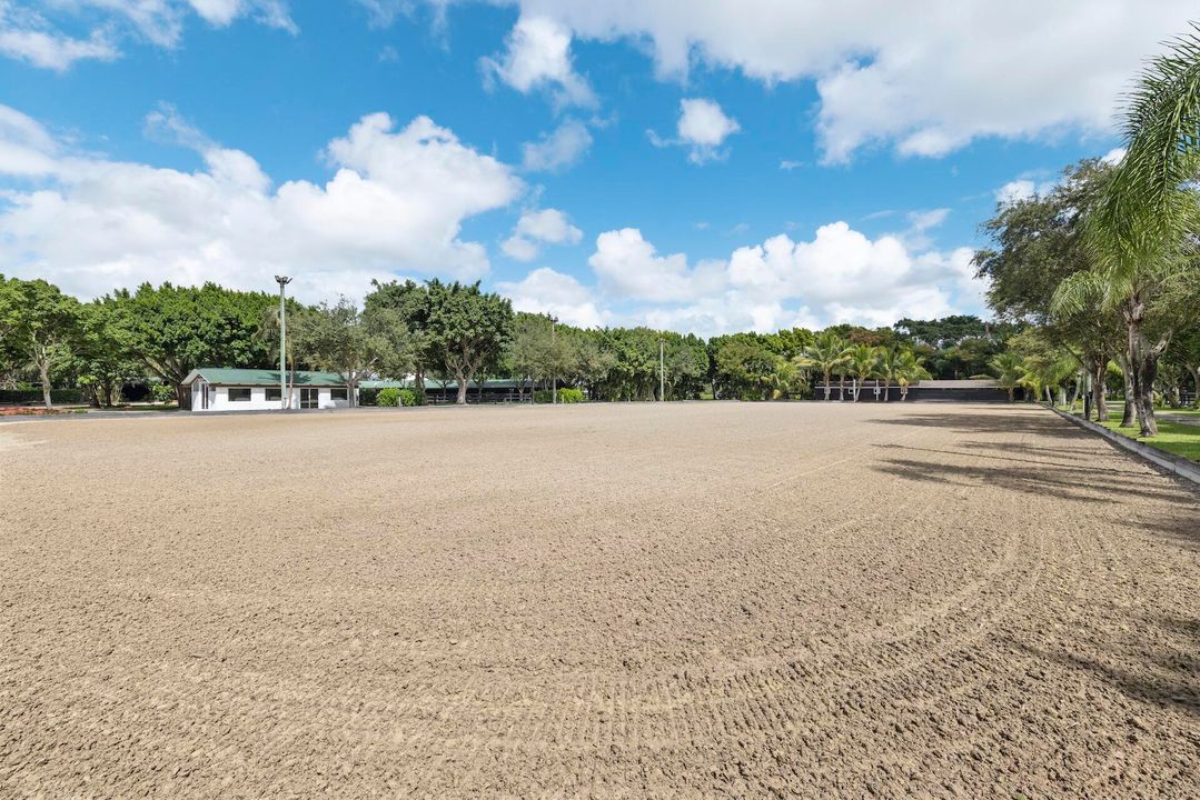 For Rent: $55,000 (4 beds, 2 baths, 2292 Square Feet)