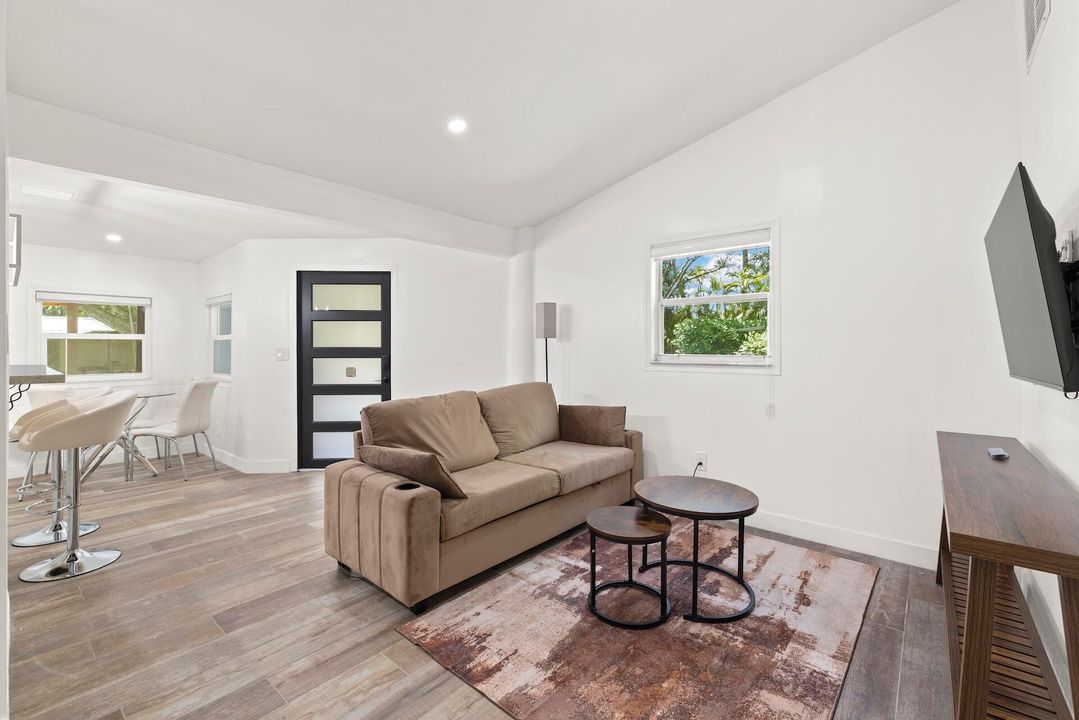 For Rent: $55,000 (4 beds, 2 baths, 2292 Square Feet)