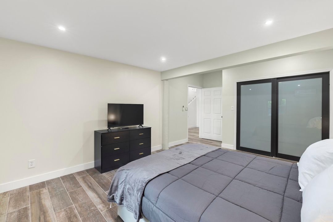 For Rent: $55,000 (4 beds, 2 baths, 2292 Square Feet)