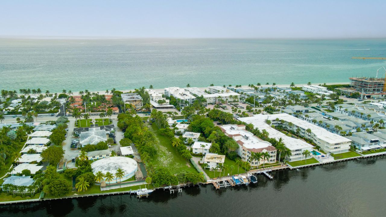 На продажу: $625,000 (2 спален, 2 ванн, 1015 Квадратных фут)