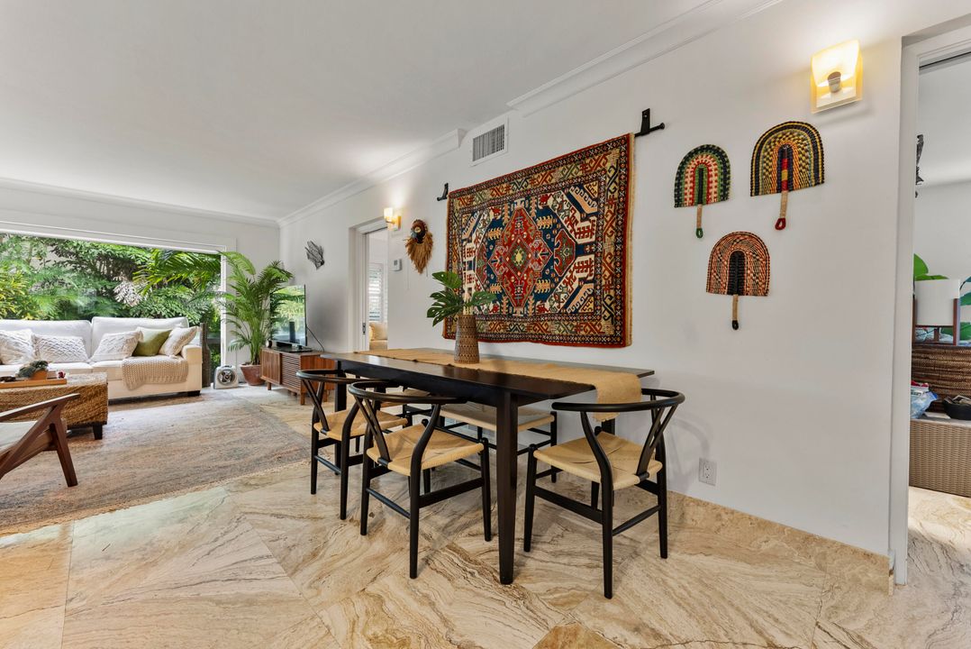 На продажу: $625,000 (2 спален, 2 ванн, 1015 Квадратных фут)