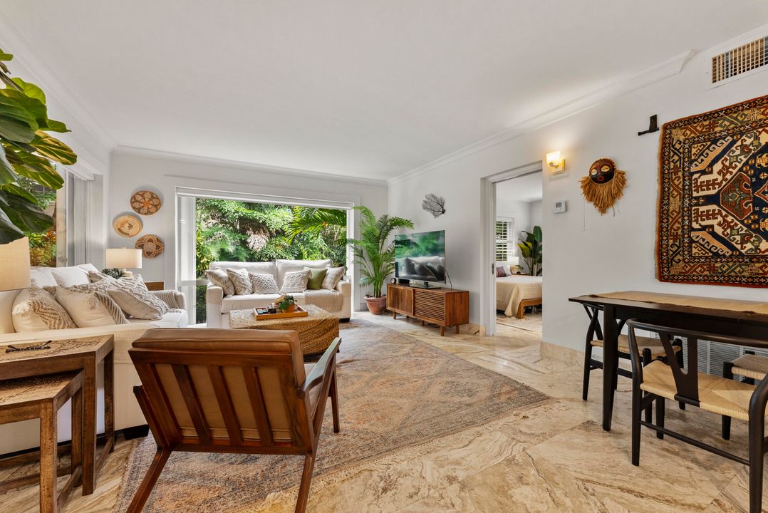 На продажу: $625,000 (2 спален, 2 ванн, 1015 Квадратных фут)