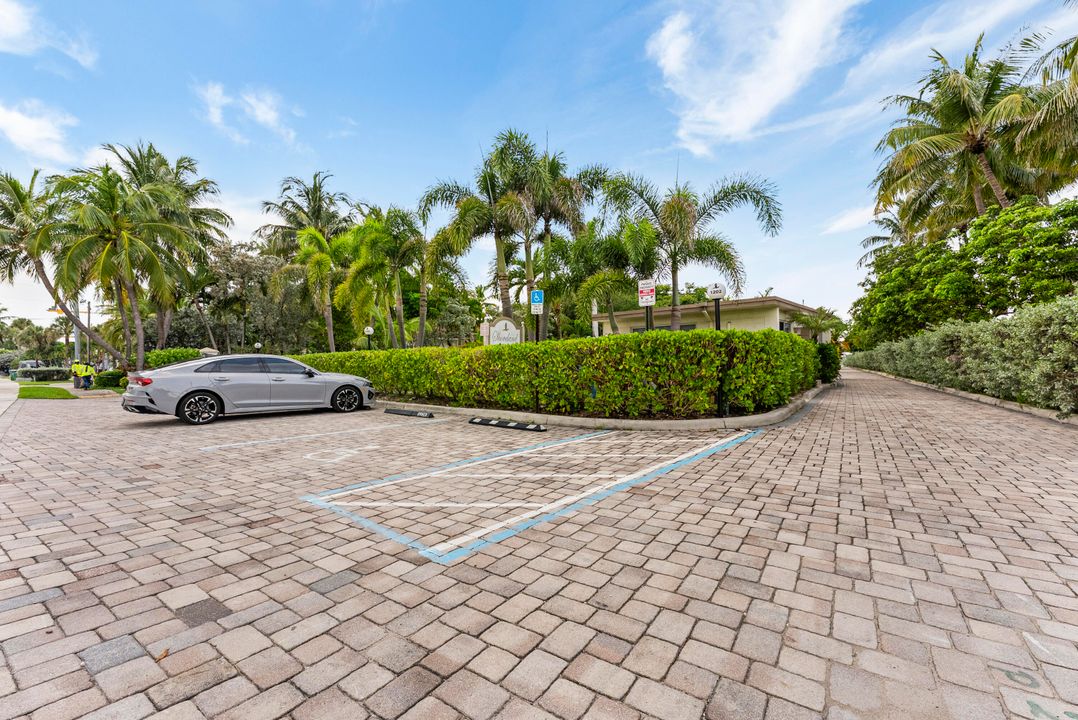 На продажу: $625,000 (2 спален, 2 ванн, 1015 Квадратных фут)