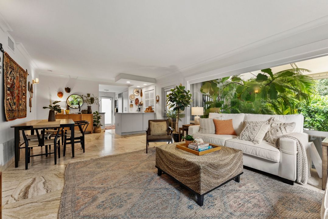 На продажу: $625,000 (2 спален, 2 ванн, 1015 Квадратных фут)