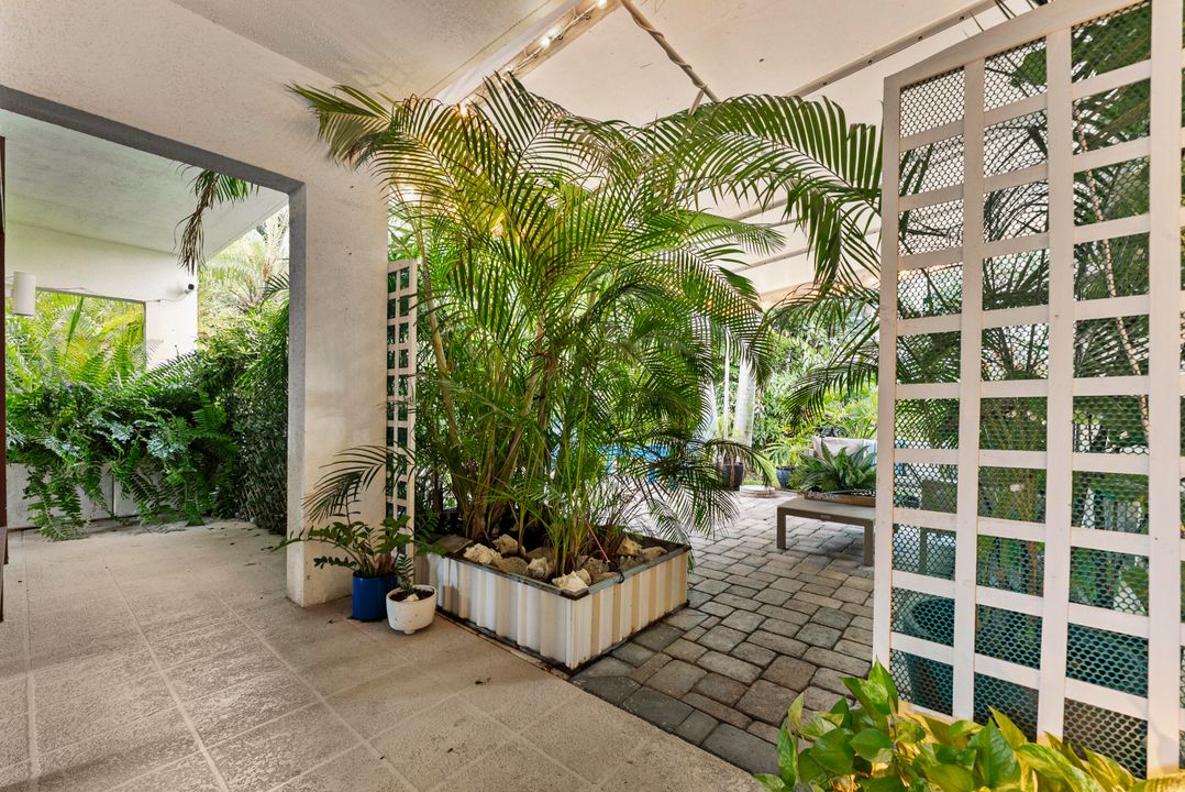 На продажу: $625,000 (2 спален, 2 ванн, 1015 Квадратных фут)