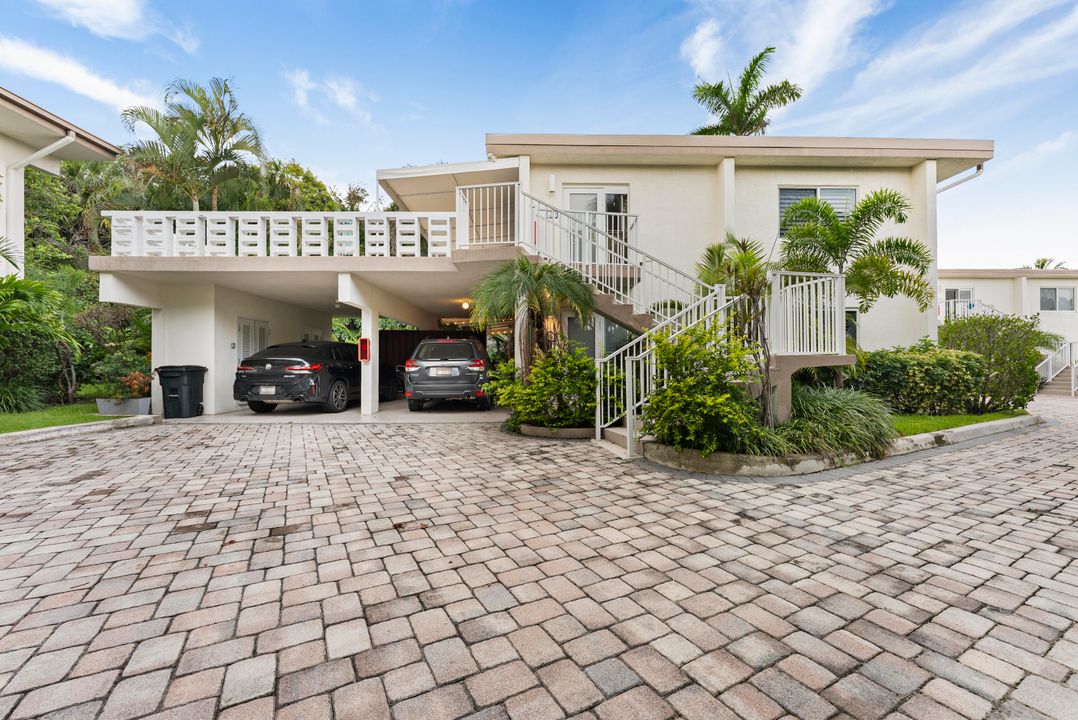 На продажу: $625,000 (2 спален, 2 ванн, 1015 Квадратных фут)