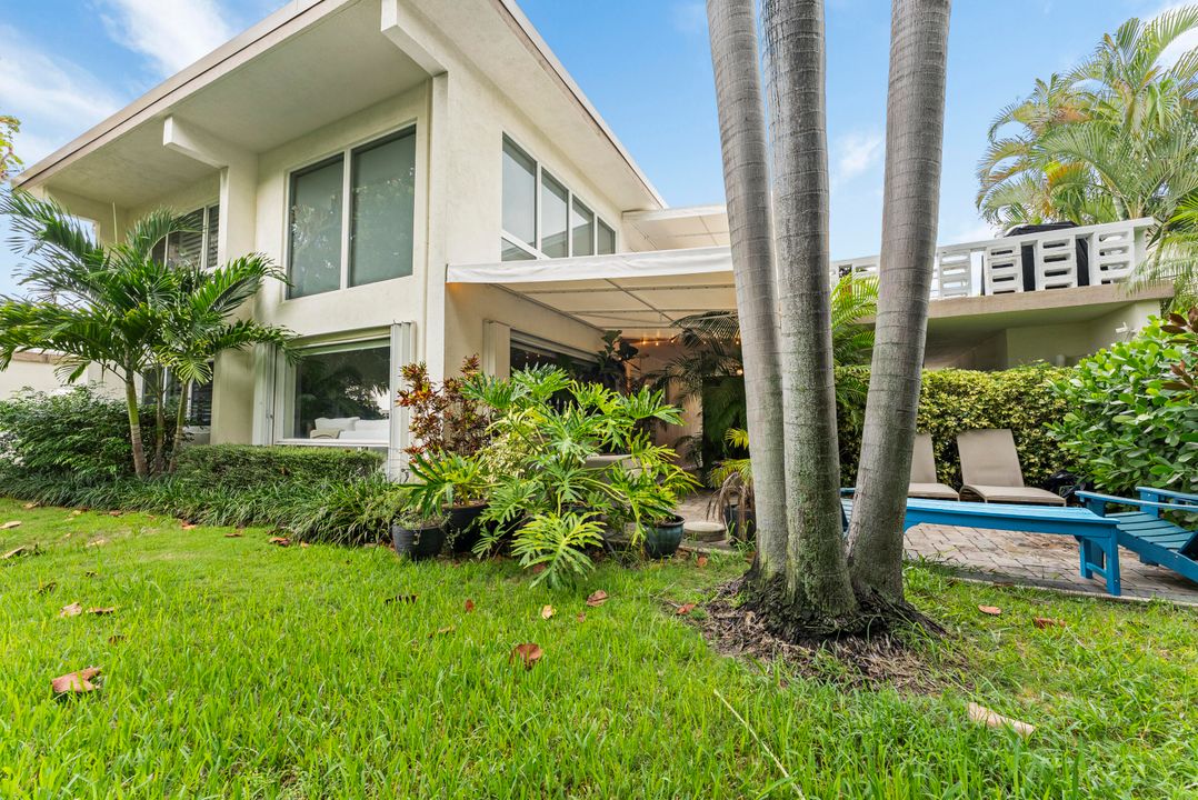 На продажу: $625,000 (2 спален, 2 ванн, 1015 Квадратных фут)