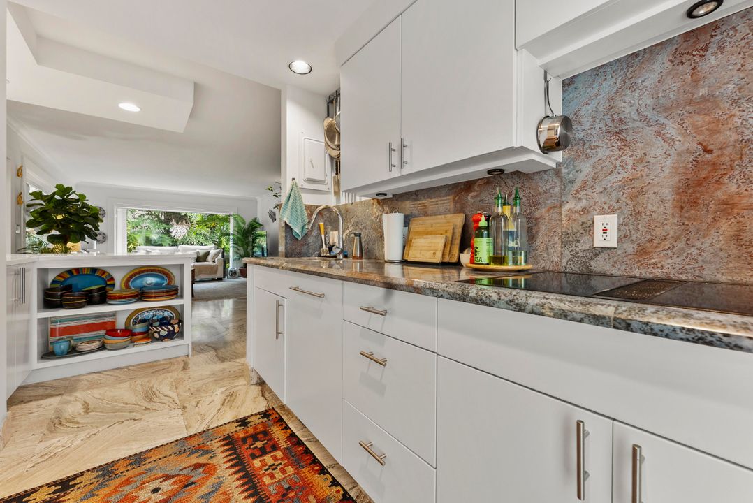 На продажу: $625,000 (2 спален, 2 ванн, 1015 Квадратных фут)