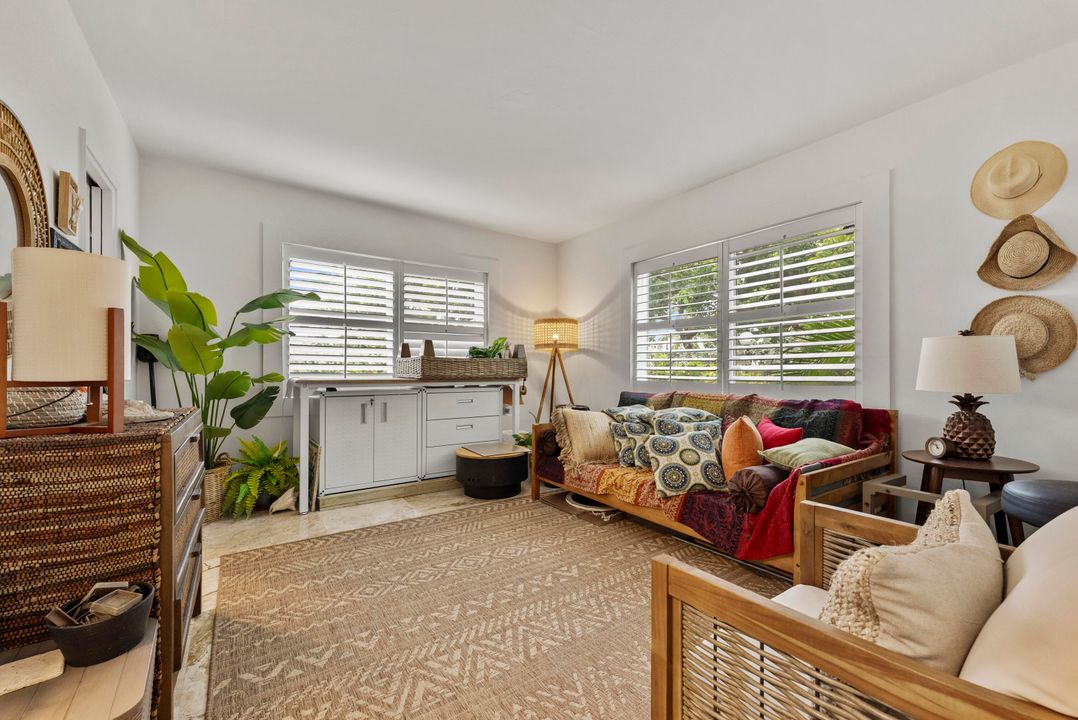 На продажу: $625,000 (2 спален, 2 ванн, 1015 Квадратных фут)