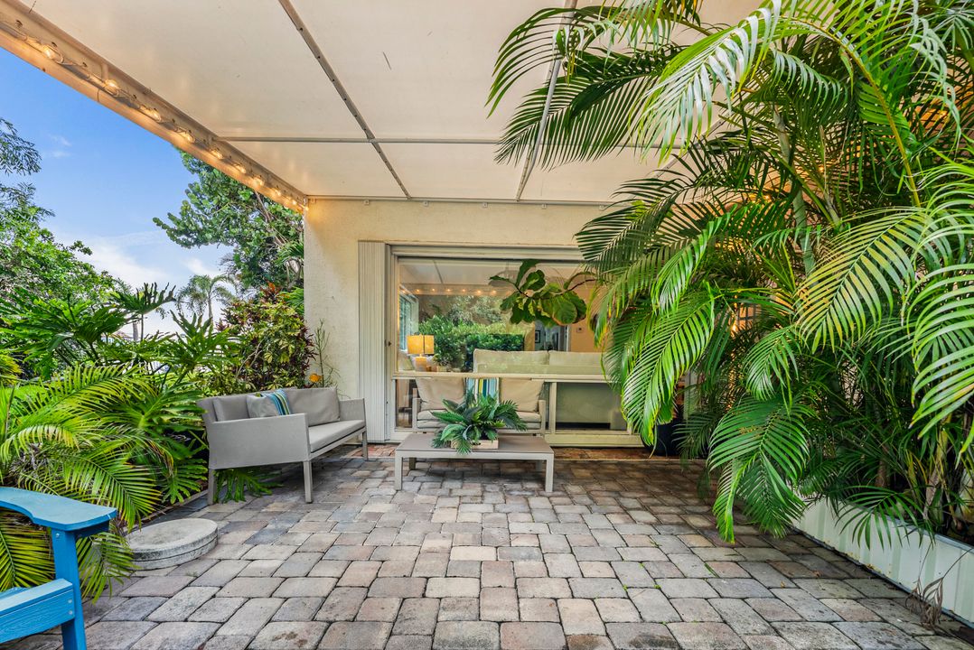 На продажу: $625,000 (2 спален, 2 ванн, 1015 Квадратных фут)