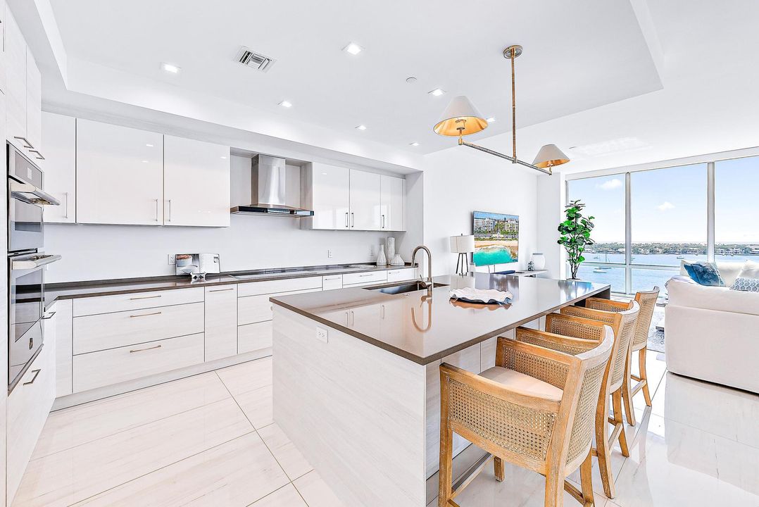 待售: $3,395,000 (3 贝兹, 3 浴室, 2913 平方英尺)