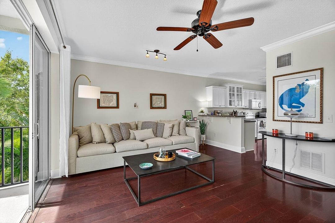 待售: $275,000 (2 贝兹, 2 浴室, 1578 平方英尺)