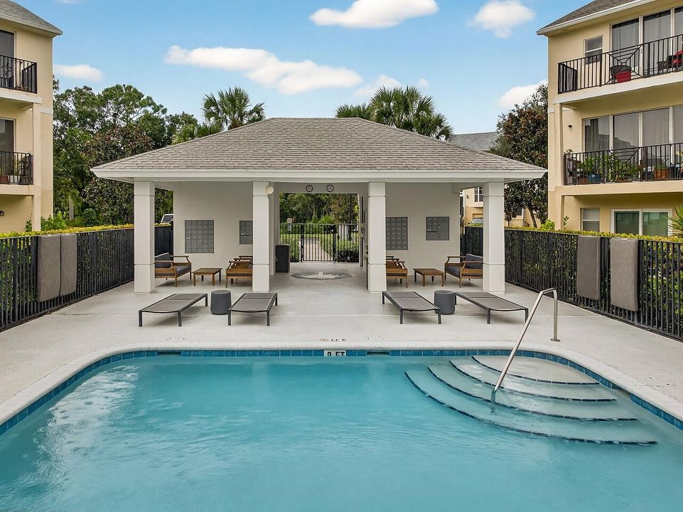 待售: $275,000 (2 贝兹, 2 浴室, 1578 平方英尺)