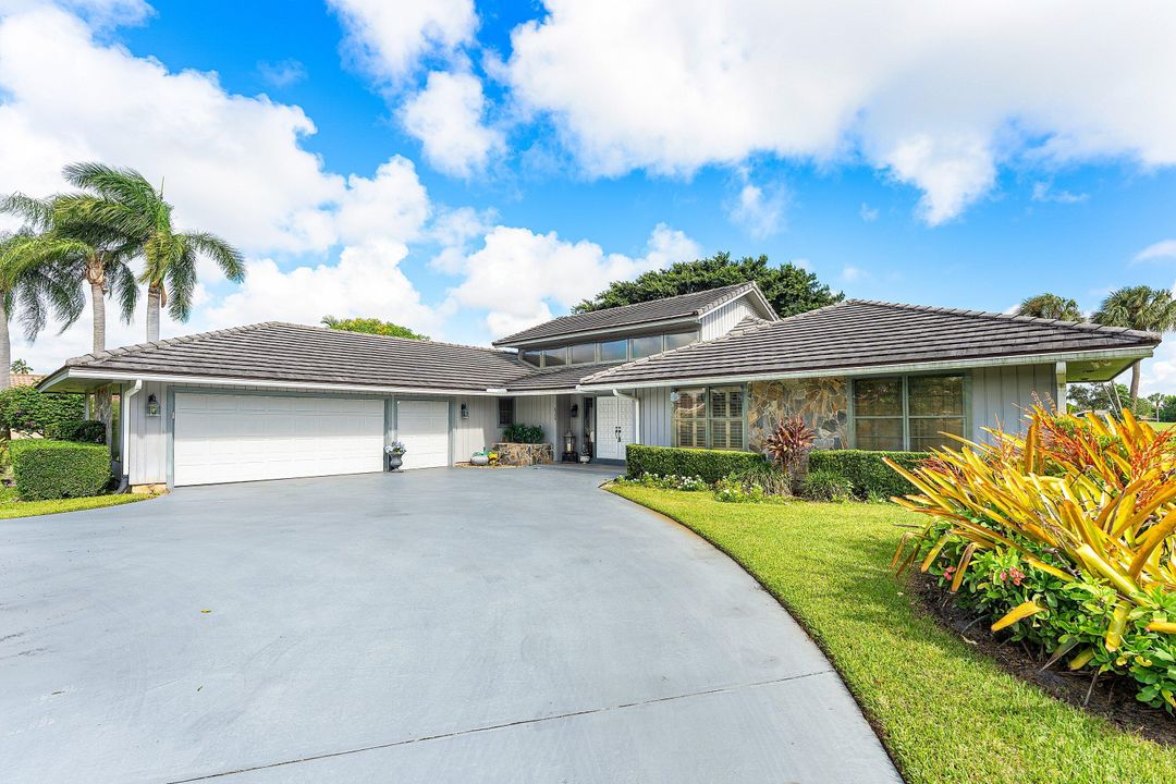 最近售出: $1,200,000 (3 贝兹, 3 浴室, 3778 平方英尺)