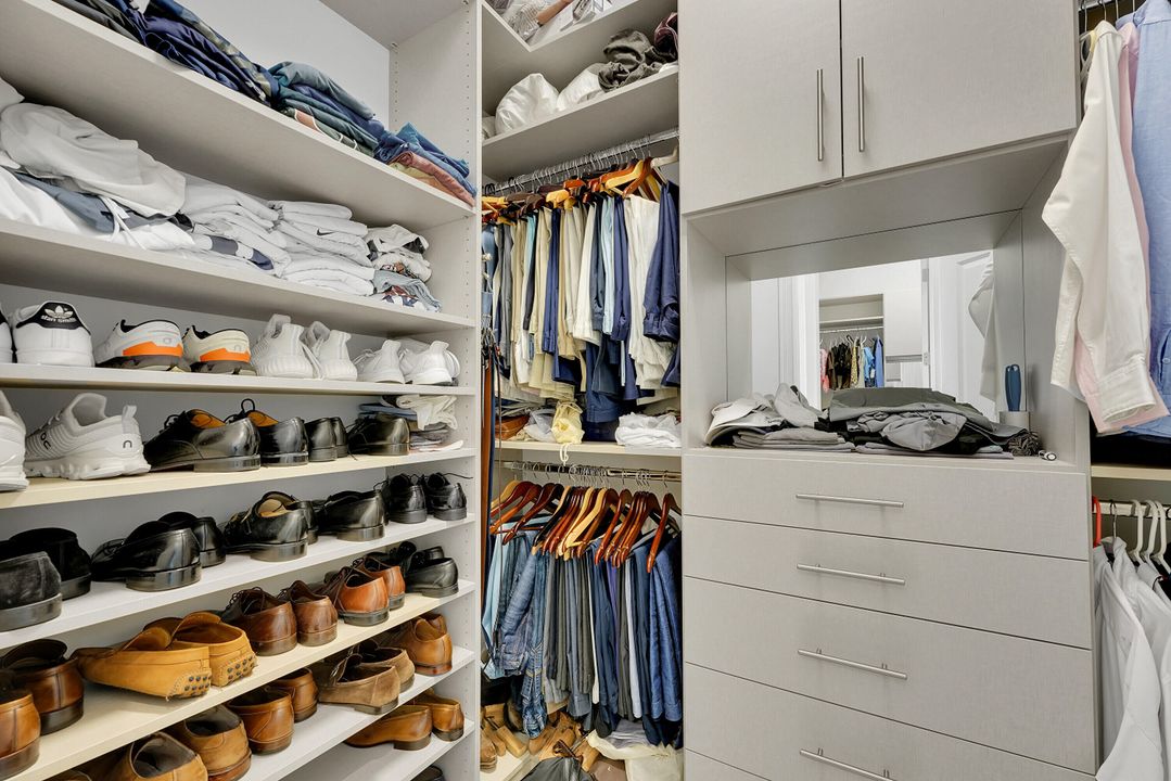 Active With Contract: $1,699,000 (4 beds, 3 baths, 3057 Square Feet)