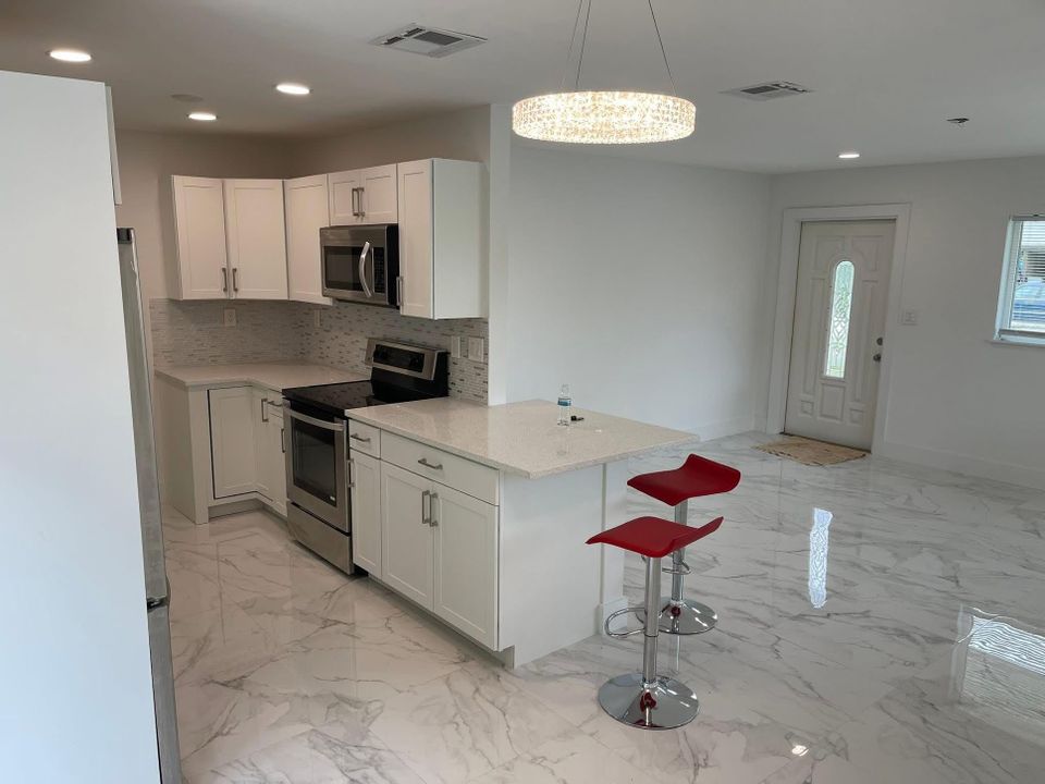 For Rent: $3,400 (3 beds, 2 baths, 1200 Square Feet)