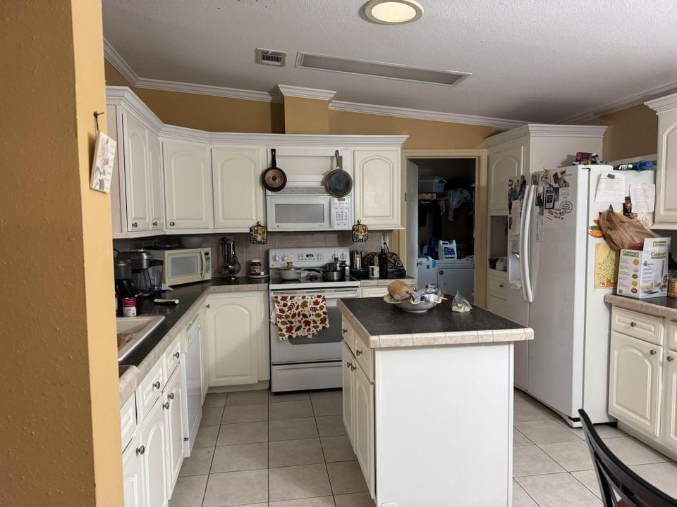 На продажу: $75,000 (3 спален, 2 ванн, 1000 Квадратных фут)