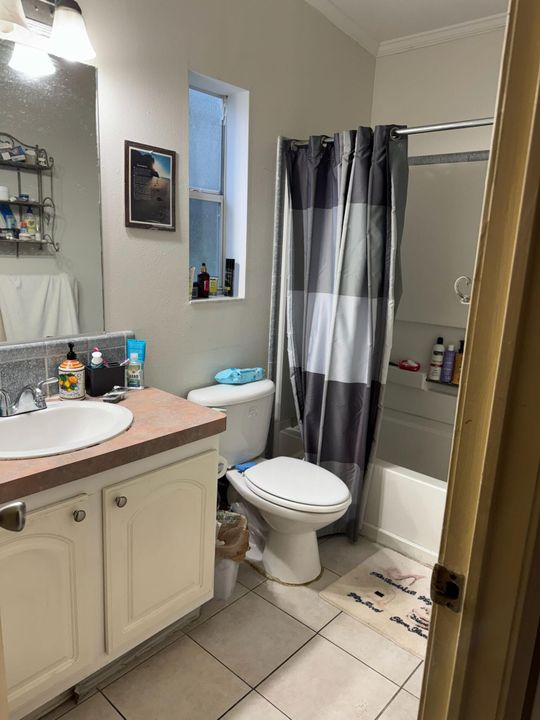 На продажу: $75,000 (3 спален, 2 ванн, 1000 Квадратных фут)