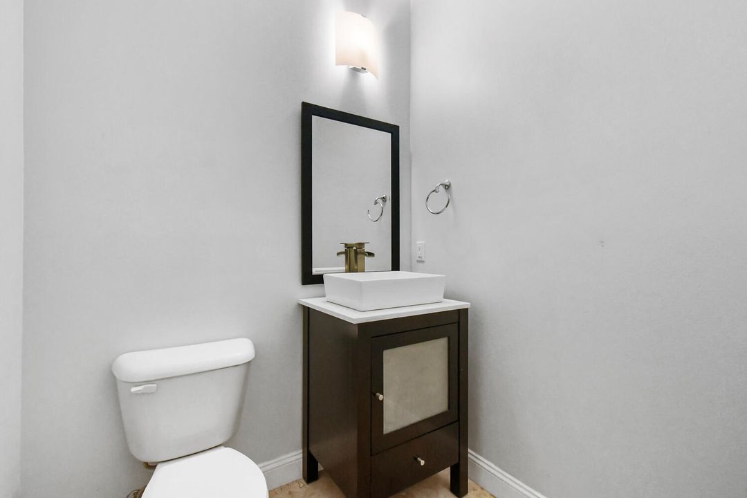 合同活跃: $4,200 (3 贝兹, 2 浴室, 1839 平方英尺)