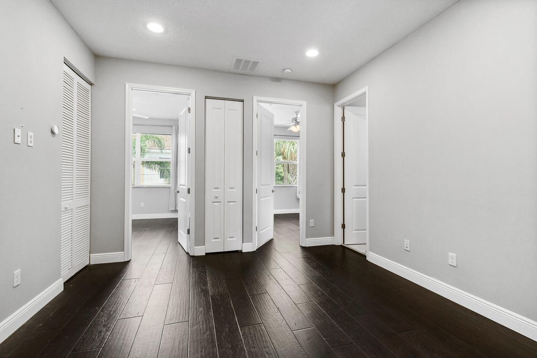 合同活跃: $4,200 (3 贝兹, 2 浴室, 1839 平方英尺)