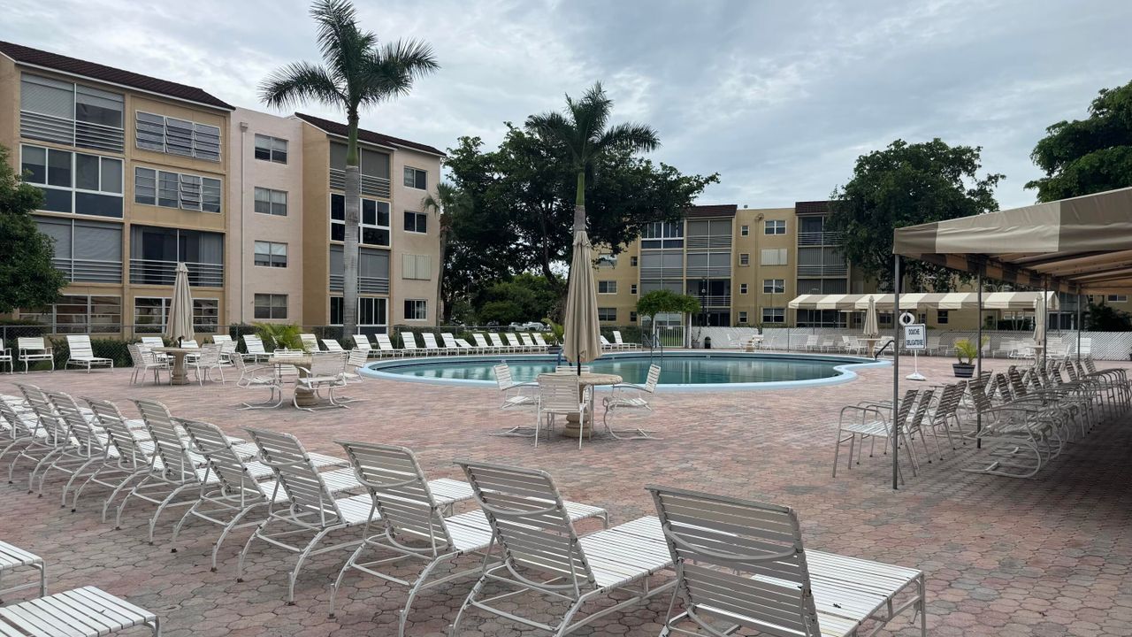 Под контрактом: $1,500 (2 спален, 2 ванн, 865 Квадратных фут)